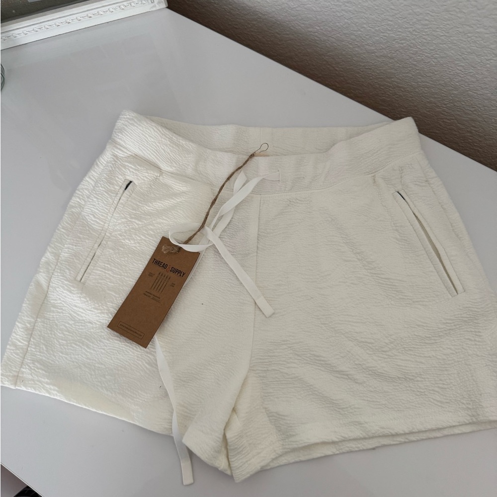 Women's White Textured Shorts Size M